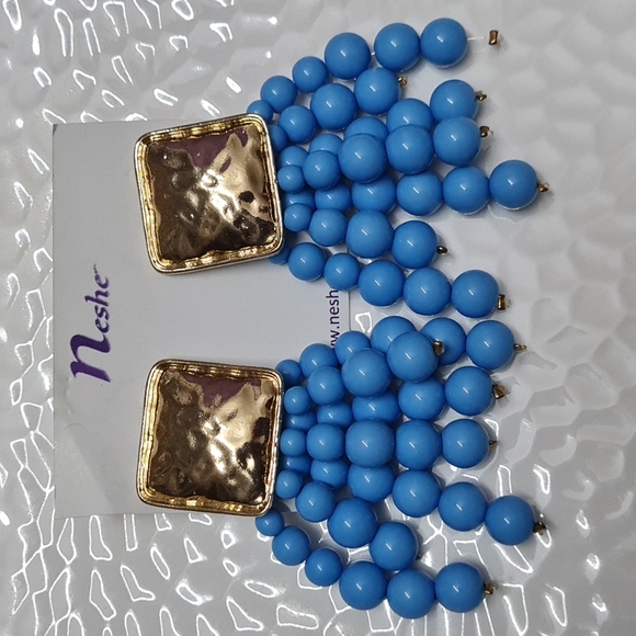 neshe Jewelry - Beaded earrings.